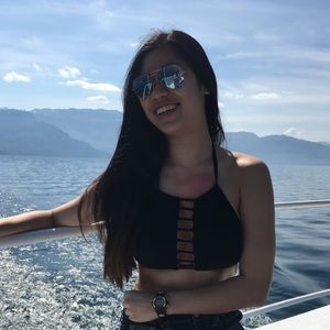 Meet your Posher, Daphne